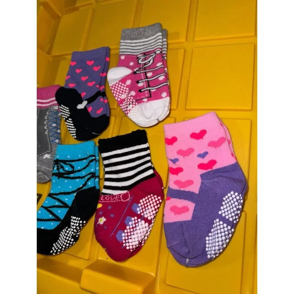 6 pairs of baby girl socks B18